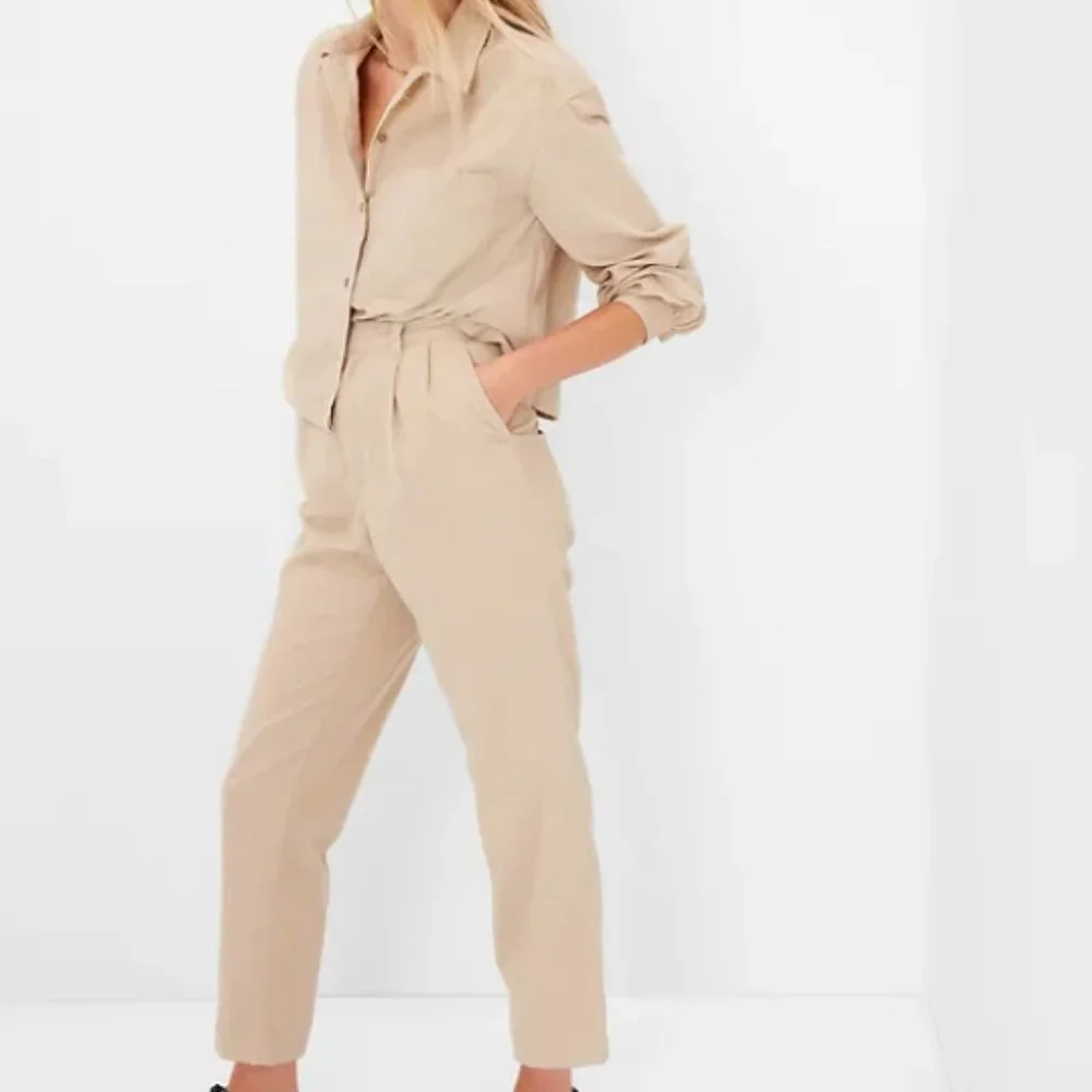 High Rise Pleated Taper Corduroy Pants with Washwell - Picture 2 of 6